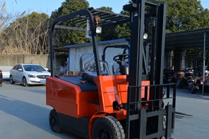 電動(dòng)叉車(chē)的起動(dòng)機(jī)有哪些零部件？