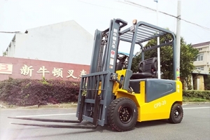 如何給長時間不用的3噸電動叉車充電？